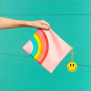 Studio DIY rainbow w/ smiley face keychain clutch